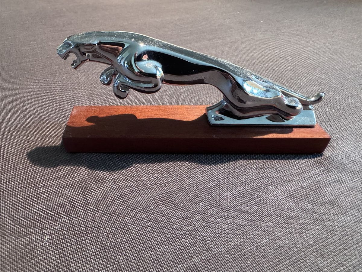 Jaguar Tutti pezzi di ricambio auto: Jaguar Kühler - Figur – Usato da Oberrüti venduto da HotRod1932