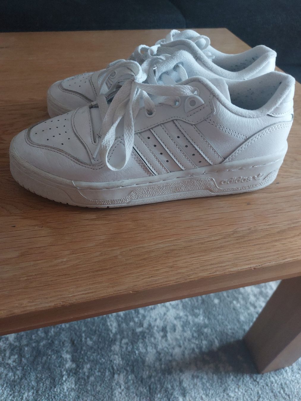 Adidas Scarpe da uomo: Adidas Turnschuhe Gr 36 – Usato da Landquart venduto da Cedes 3