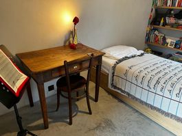 Scrivania in noce - tavolo da cucina
