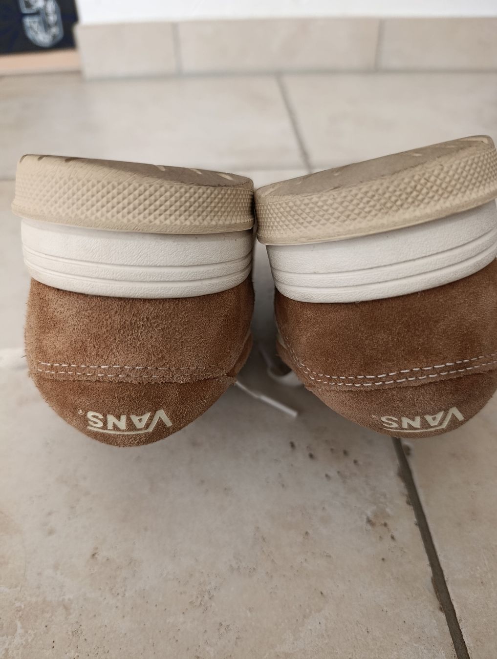 Vans Scarpe da uomo: BASKETS VANS CUIR BRUN CLAIR 38 – Usato da Sierre venduto da shirley04 6
