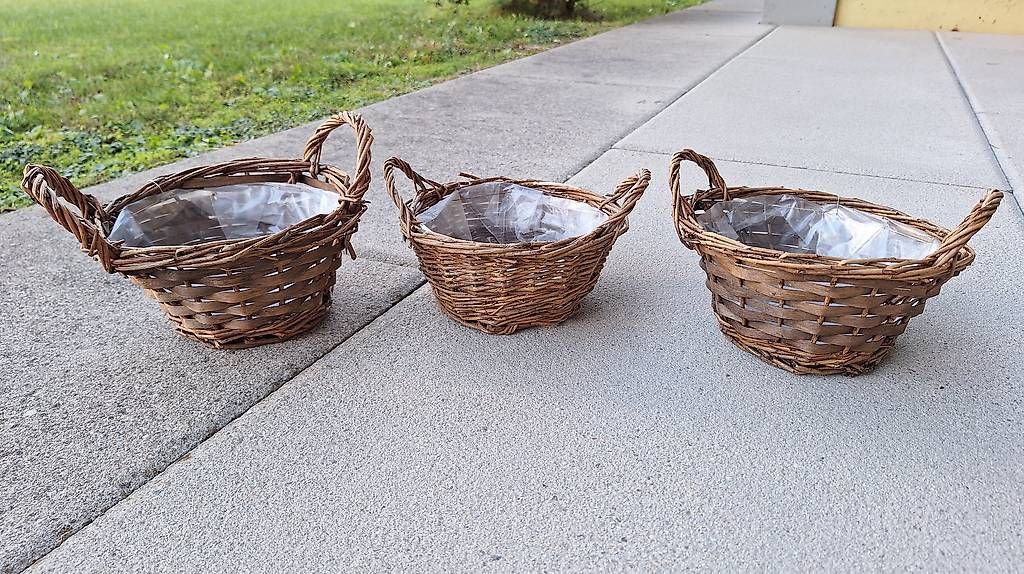 Sonstiges für Haushalt & Wohnen: 3 geflochtene Stroh-Körbchen für Pflanzen oder Ostern – Neu (gemäss Beschreibung) aus Urdorf von Jeani_