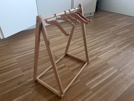 Kleiderbügel für Puppenkleidung