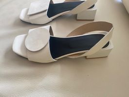 SUMMERTIME - edle Sandalen mit speziellem Décor, beige,38+39