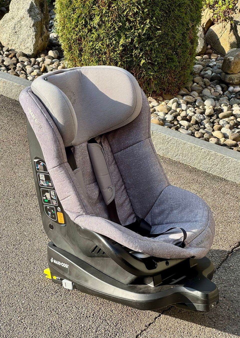 Maxi-Cosi Seggiolini per auto: Autositz Maxi Cosi inkl. Isofix – Usato da Sarnen venduto da Sunnablueme