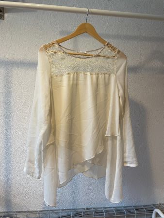 Verspielte luftige Weisse Bluse Grösse M von Aniston