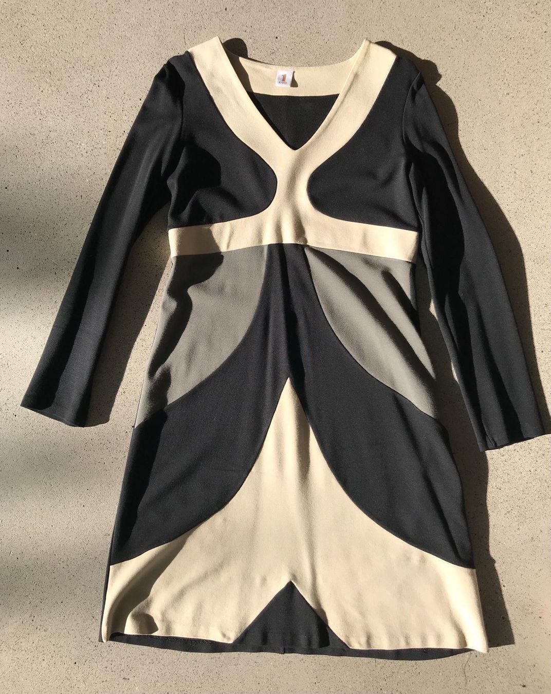 Vestiti: Kleid, Viscose, Gr. 38, grafische Muster – Usato da Richterswil venduto da Solemare47Nicole