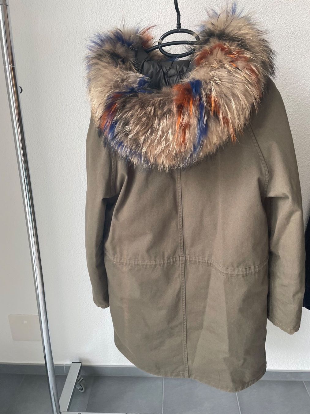 Cappotti: Yves Salomon Parka – Usato da Dielsdorf venduto da Anthony111 1