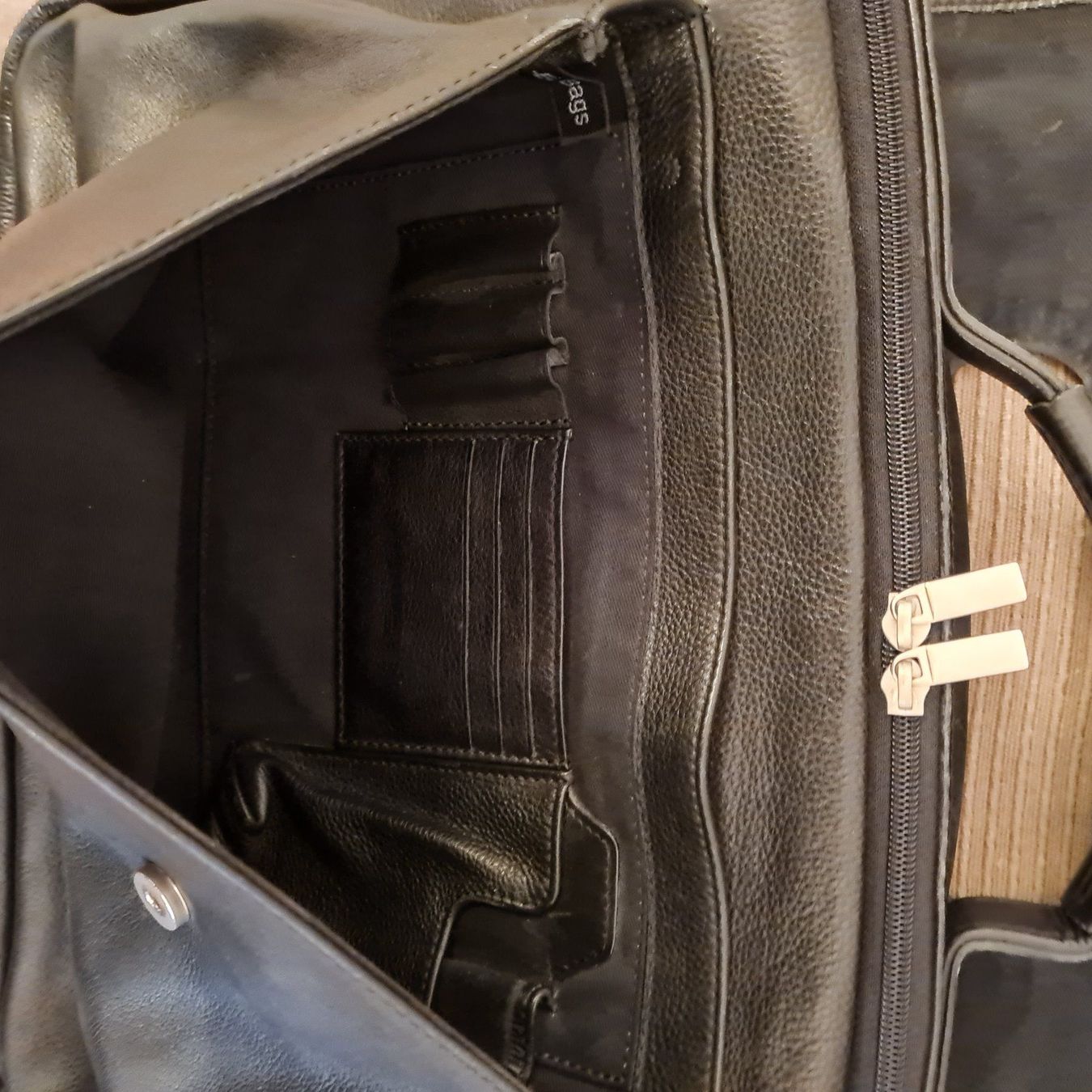 Borse: Laptop Tasche Leder Schwarz – Usato da Turgi venduto da vivizz 5