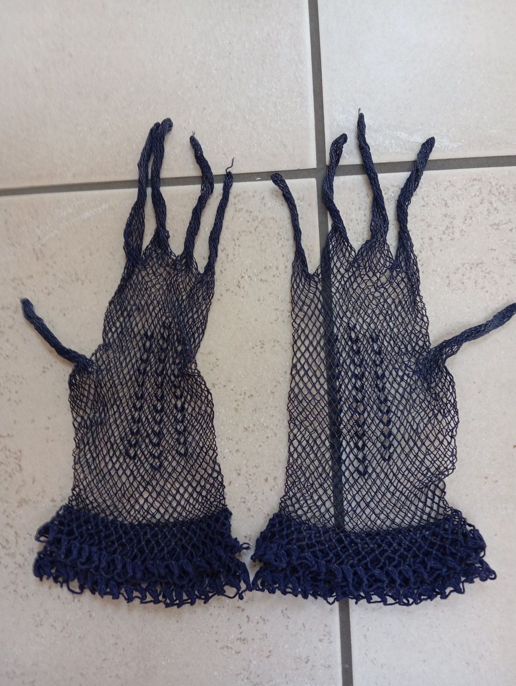 Guanti & manicotti: 6 Paar Damenhandschuhe Vintage – Usato da Oberägeri venduto da baerghuus 3