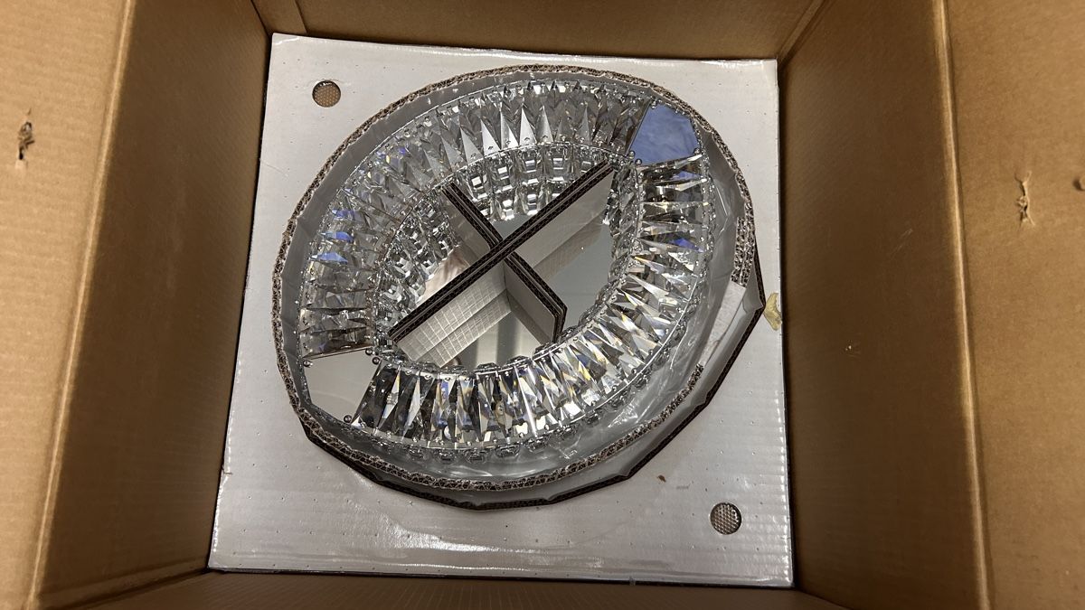 Lampes: Kristall Leuchter Swarovski  – Neuf (Voir description) à Balzers par suplery 3