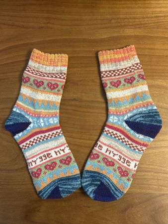  Nordic Socken mit Muster und Herzen, one size neu