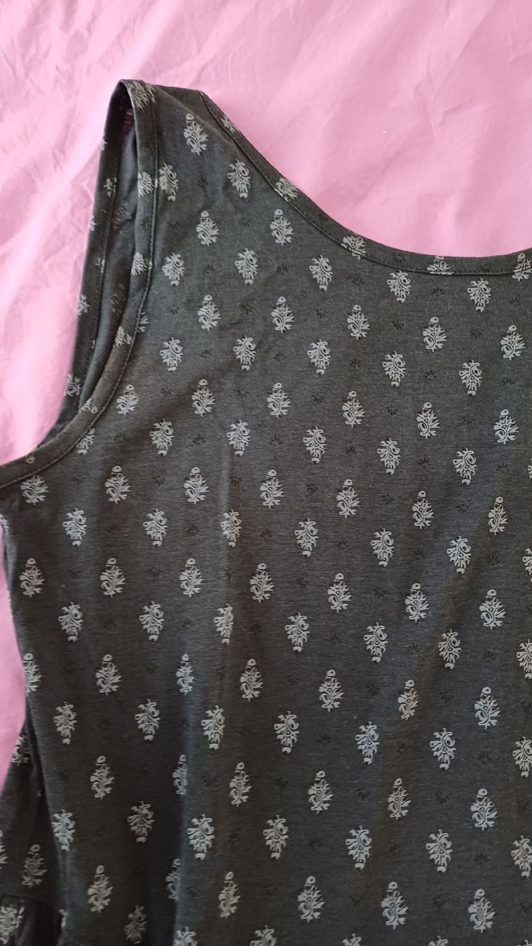 Sessun Vestiti: Robe Sessùn marine – Usato da Genève venduto da njia 5