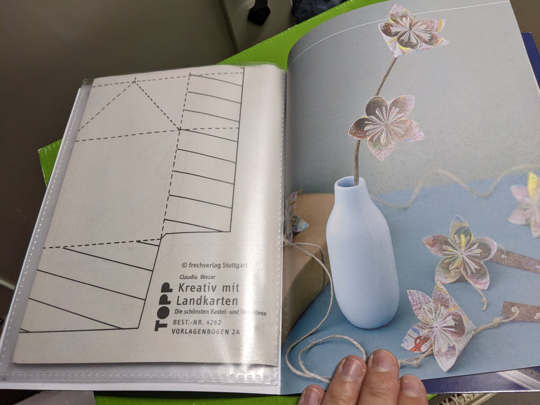 Libri: Buch "Kreativ mit Landkarten" – Nuovo (secondo la descrizione) da Basel venduto da labaffe01 2