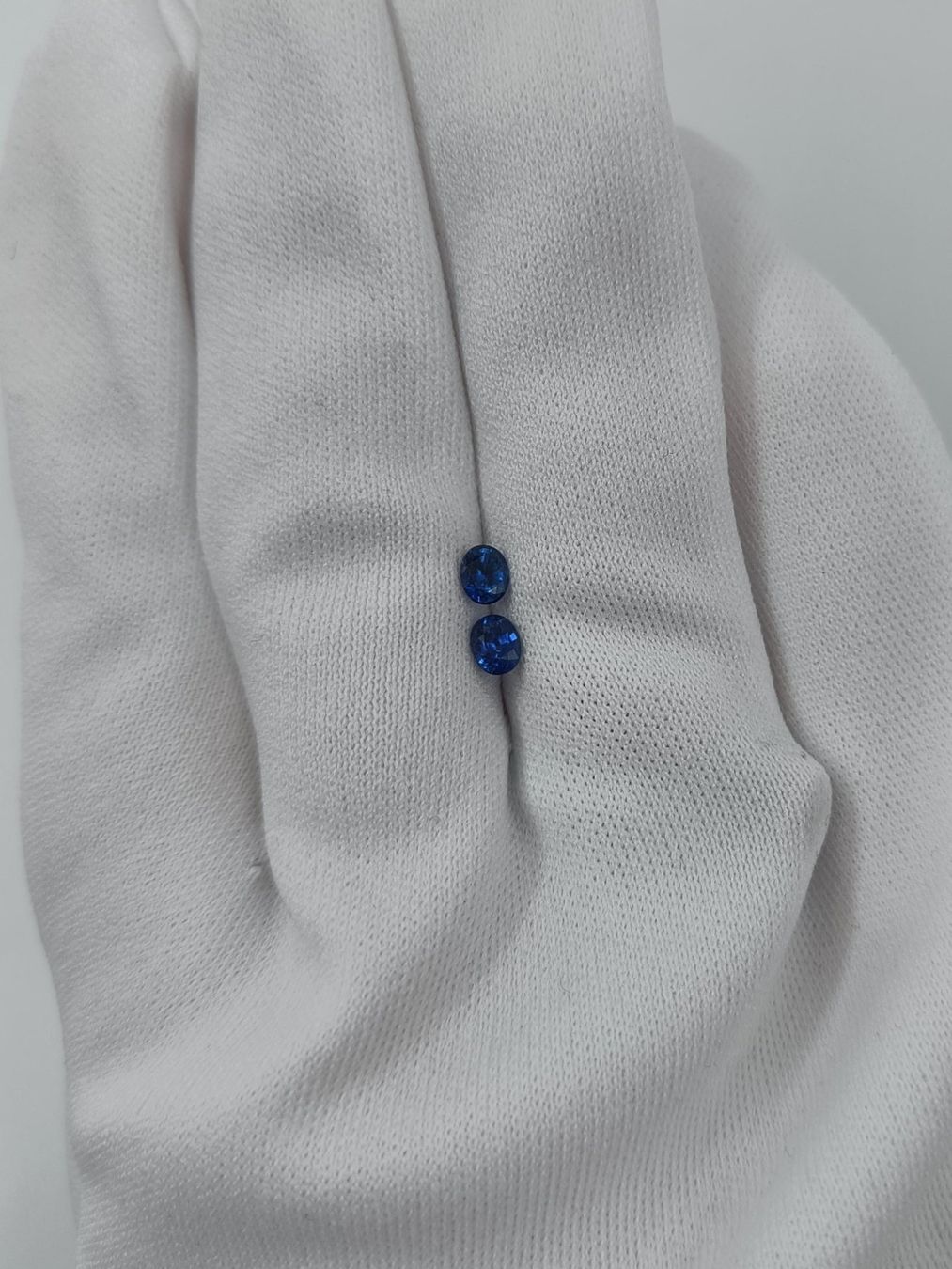Edelsteine: 2 BLAUE OVALE SAPHIRE 0.96 CT. – Gebraucht aus Luzern von EdiGem 8
