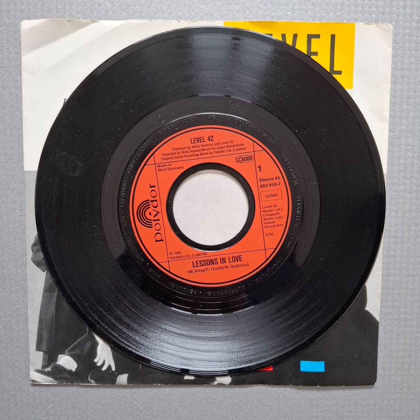 Dischi in vinile: Level 42 - Lessons In Love – Usato da Arbon venduto da pendulum 1