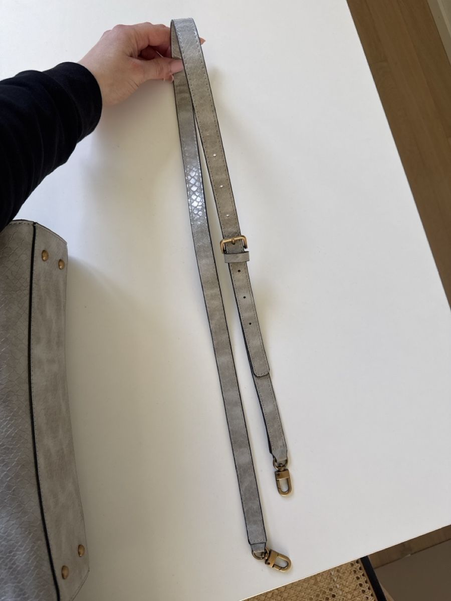 Guess Borse da donna: GUESS Bag Python Look 🤍 Neuwertig & elegant – Nuovo (secondo la descrizione) da Weisslingen venduto da Inasup 5