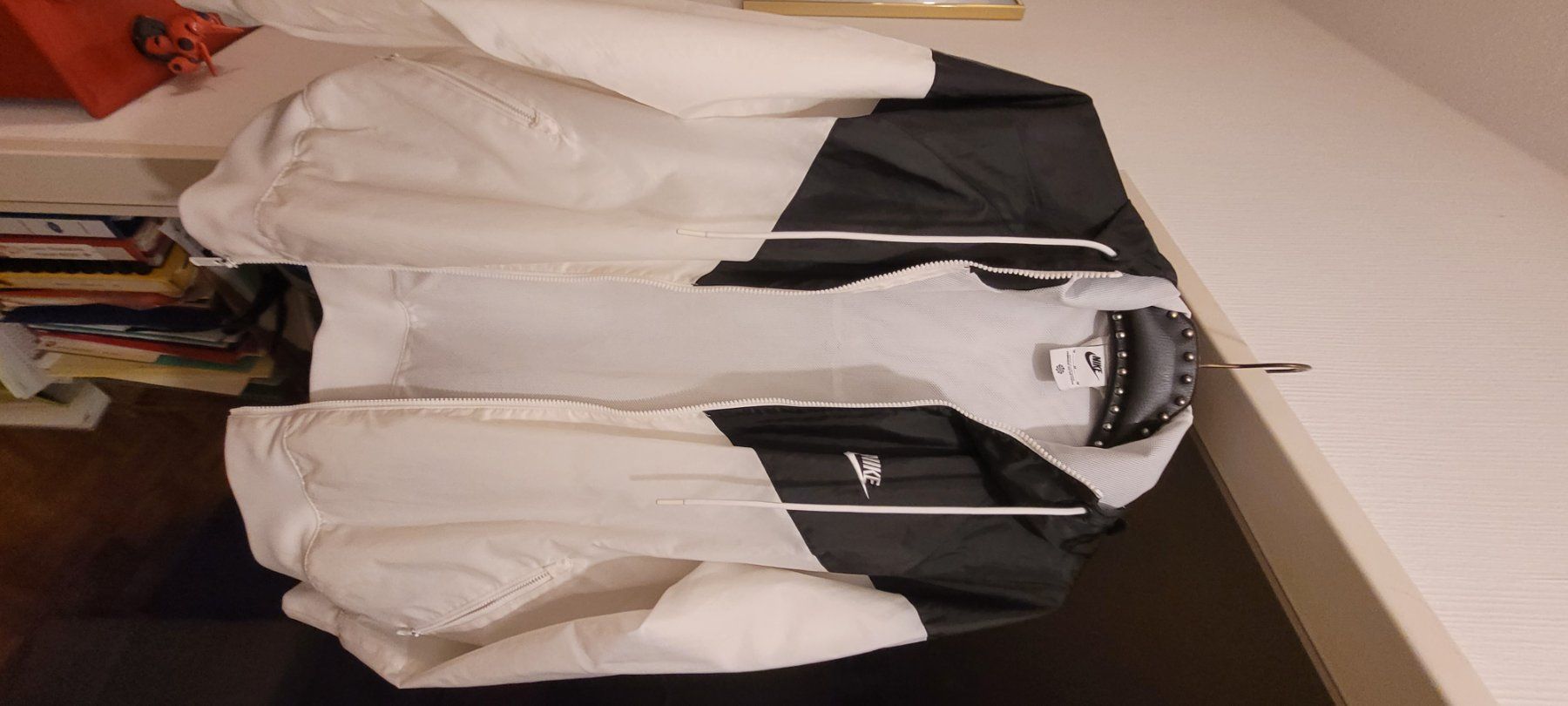 Nike Giacche: Veste Nike Sportswear Taille M - – Difettoso da Vésenaz venduto da emose 2