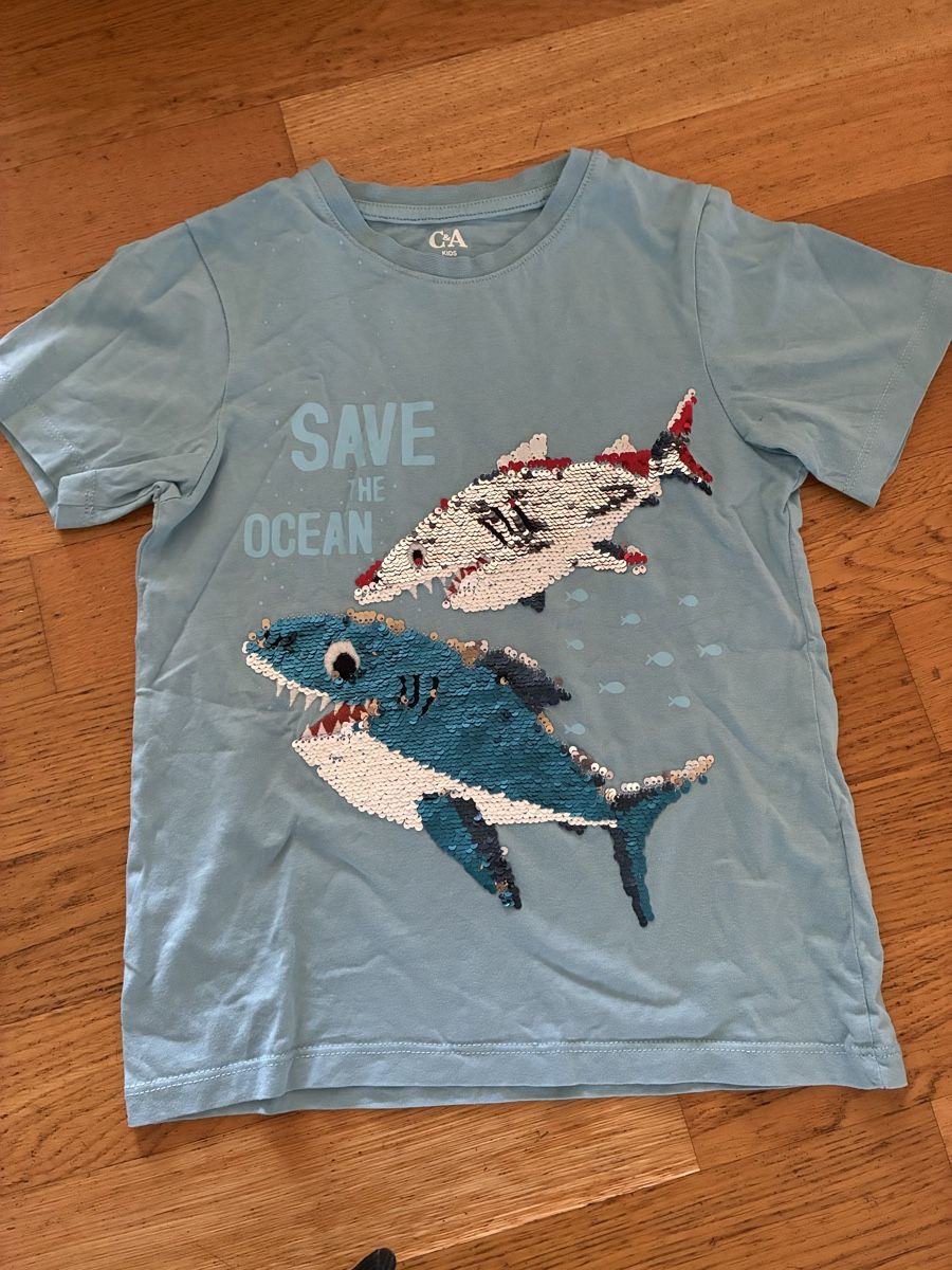 Camicie, T-shirt & Polo: Schönes Wendepailettenshirt Gr. 122 – Usato da richterswil venduto da lunamarie001 1
