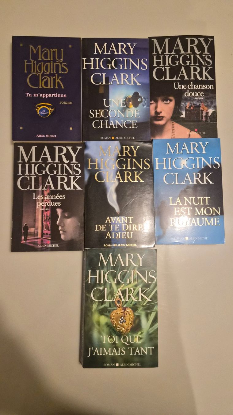 Libri: 7 livres de Mary Higgins Clark – Usato da Jouxtens-Mézery venduto da ger_hpd5
