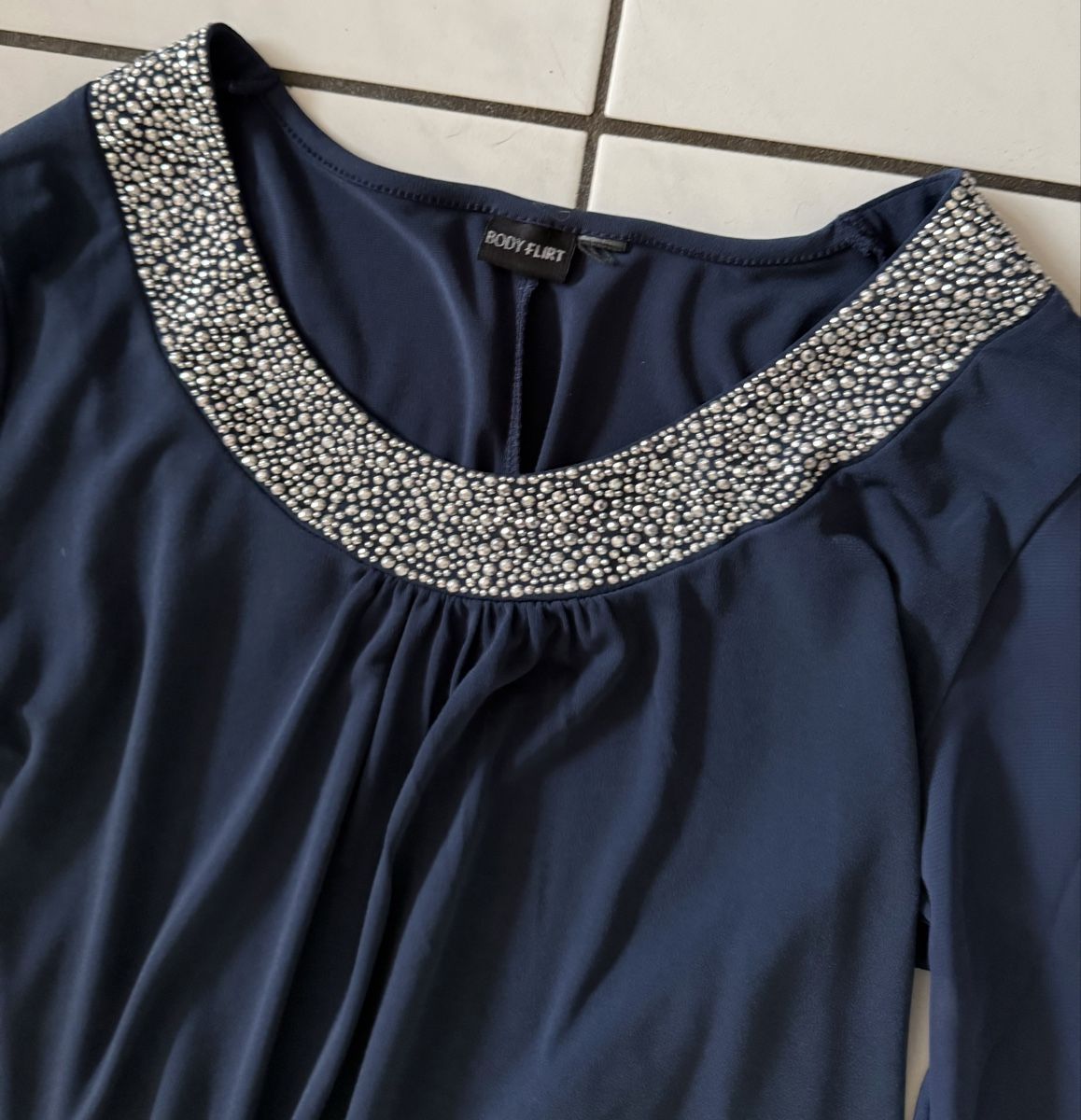 Vestiti: Damen Kleid &grösse L – Usato da Biel/Bienne venduto da Katja01112 4