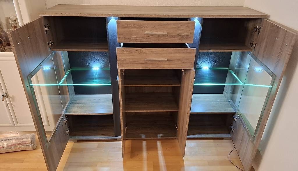 Cassettiere: Modernes Sideboard / Vitrine in Holzoptik – Usato da Wädenswil venduto da cel_zt5w 1