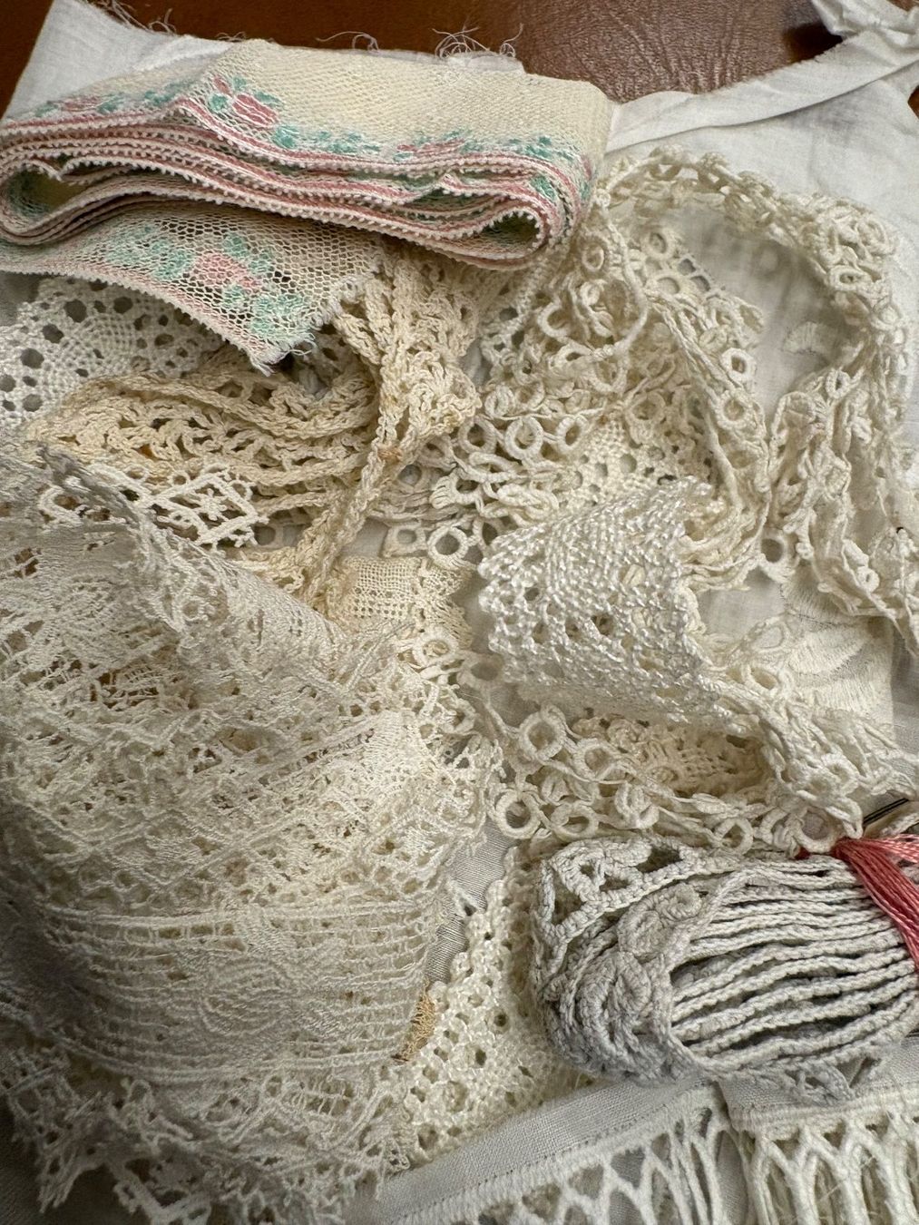 Tessuti: Vintage -  diverse gute Spitzenreste aller Art – Usato da Pratteln venduto da sLaedeliBB 1
