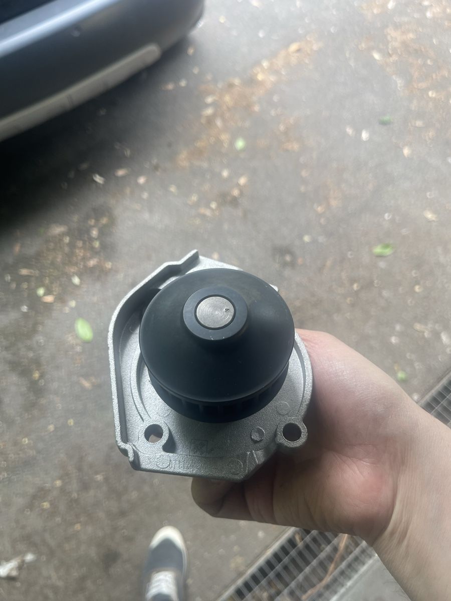 VW Tutti pezzi di ricambio auto: VW Wasserpumpe neu – Nuovo (secondo la descrizione) da Otelfingen venduto da ElCid01 4