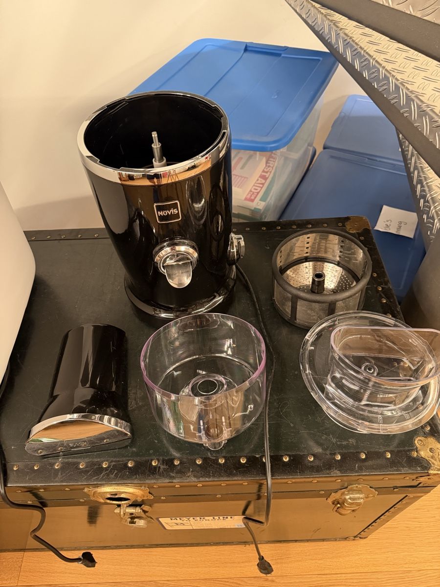Novis Elettrodomestici da cucina: Novis Vitajuicer Entsafter – Usato da Luzern venduto da roos255 5