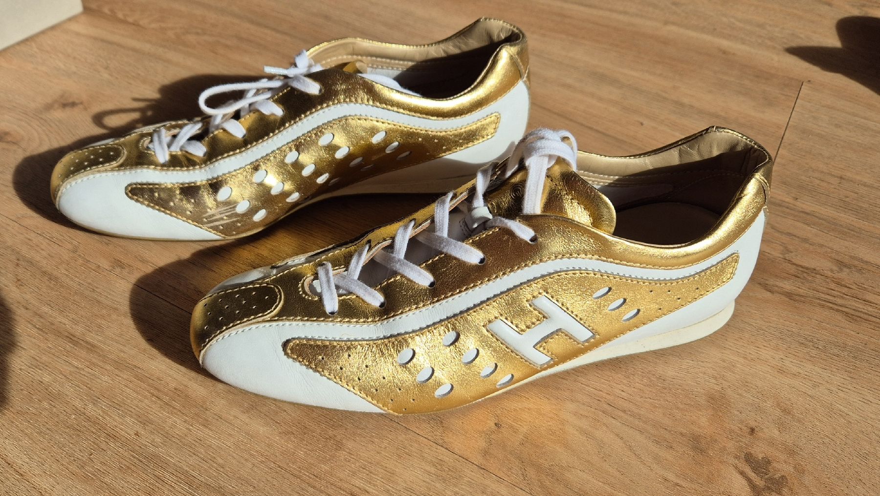Hogan Scarpe da donna: Sneakers von Hogan Gr 38 – Usato da Herznach venduto da DieMartin