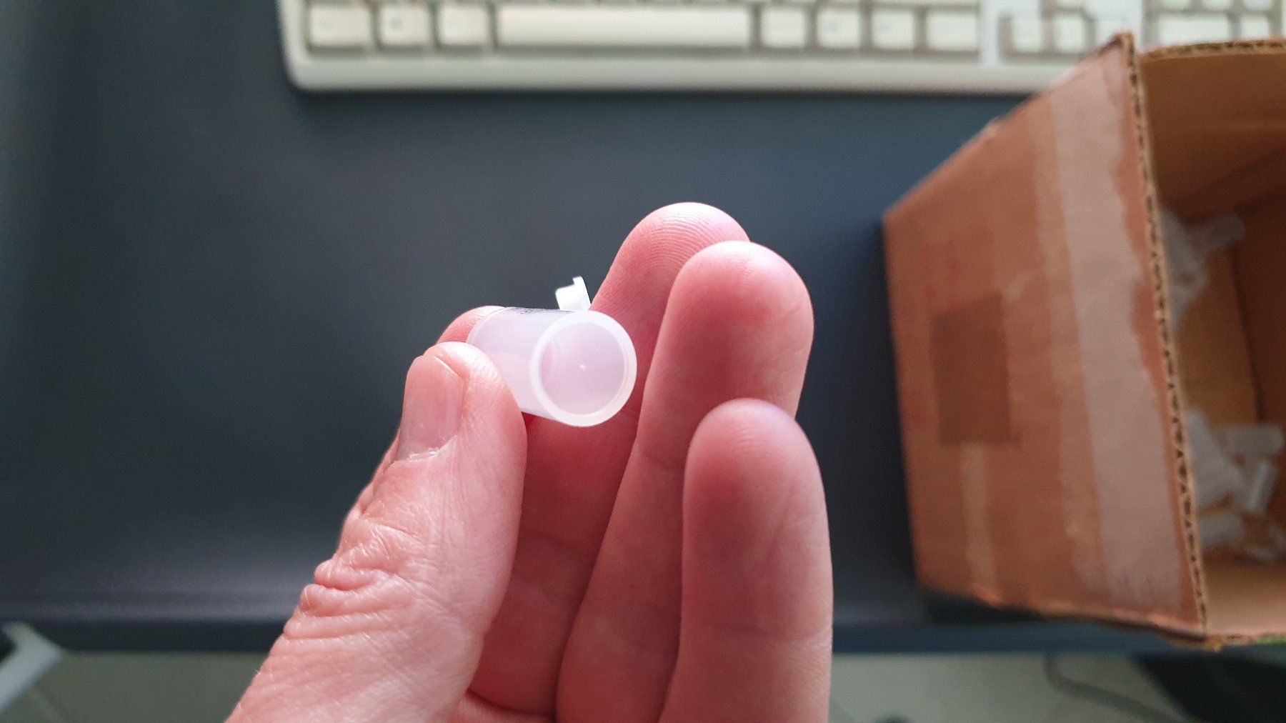 Tutte le decorazioni: Plastikhülsen (60 Stück) – Nuovo (secondo la descrizione) da Stäfa venduto da Supertramp73 3
