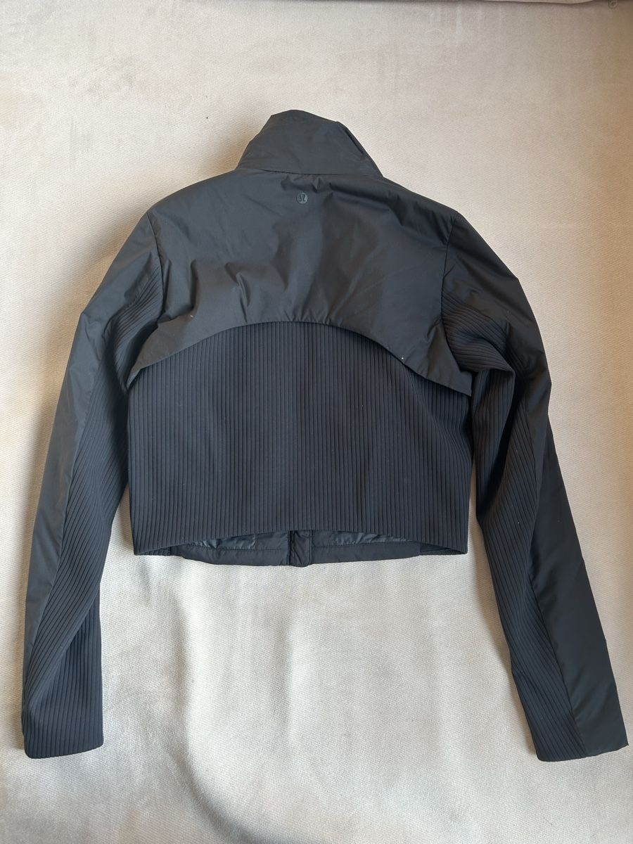 Lululemon Giacche: Lululemon jacket – Usato da Herrliberg venduto da sof_rk7l 1