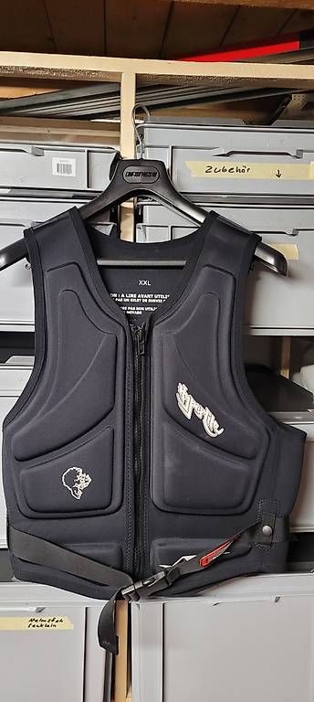 Giubbotti di salvataggio: Hyperlite Weste Wakeboard Wasserski Gr. XXL Schwimmweste – Usato da Thun venduto da Amarok81 1