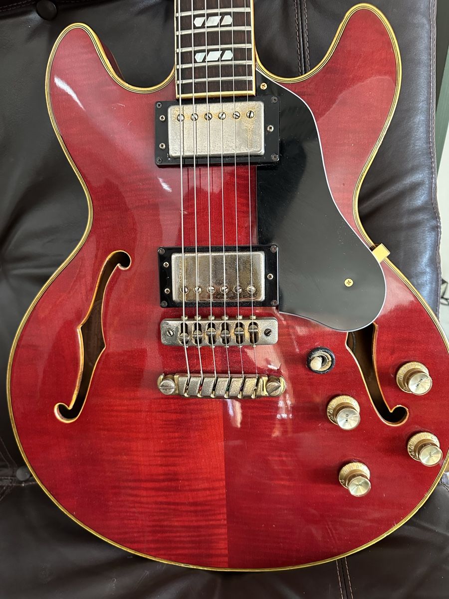 Strumenti musicali: Greco SV 800, etwas kleiner als eine ES 335 – Usato da Tschierv venduto da Screamingwolfguitars 1
