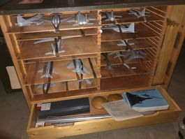 Militär Flugzeugerkennungsmaterial Modelle, Bild-Tafeln etc.