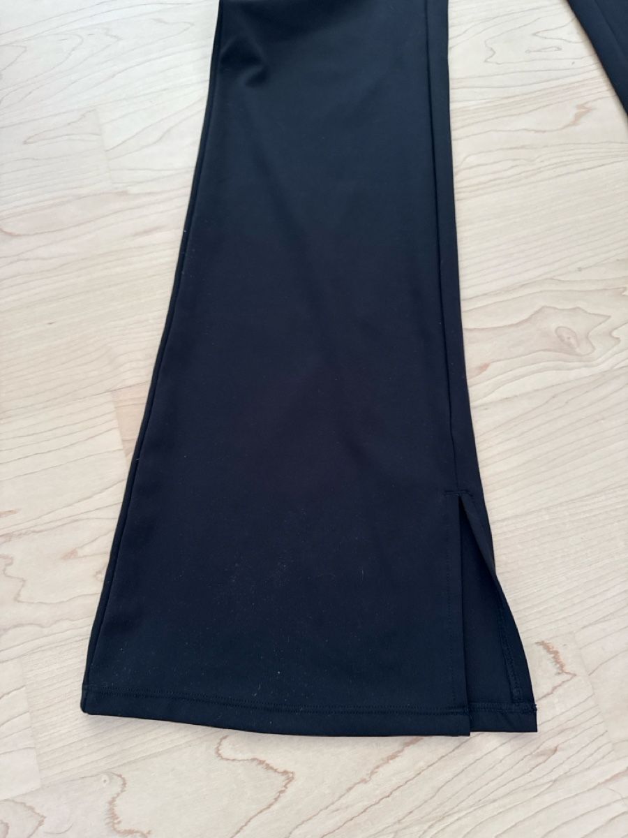 H&M Tute: H&M Move Jumpsuit mit Cut-Out S – Usato da Rorschacherberg venduto da galylea 2