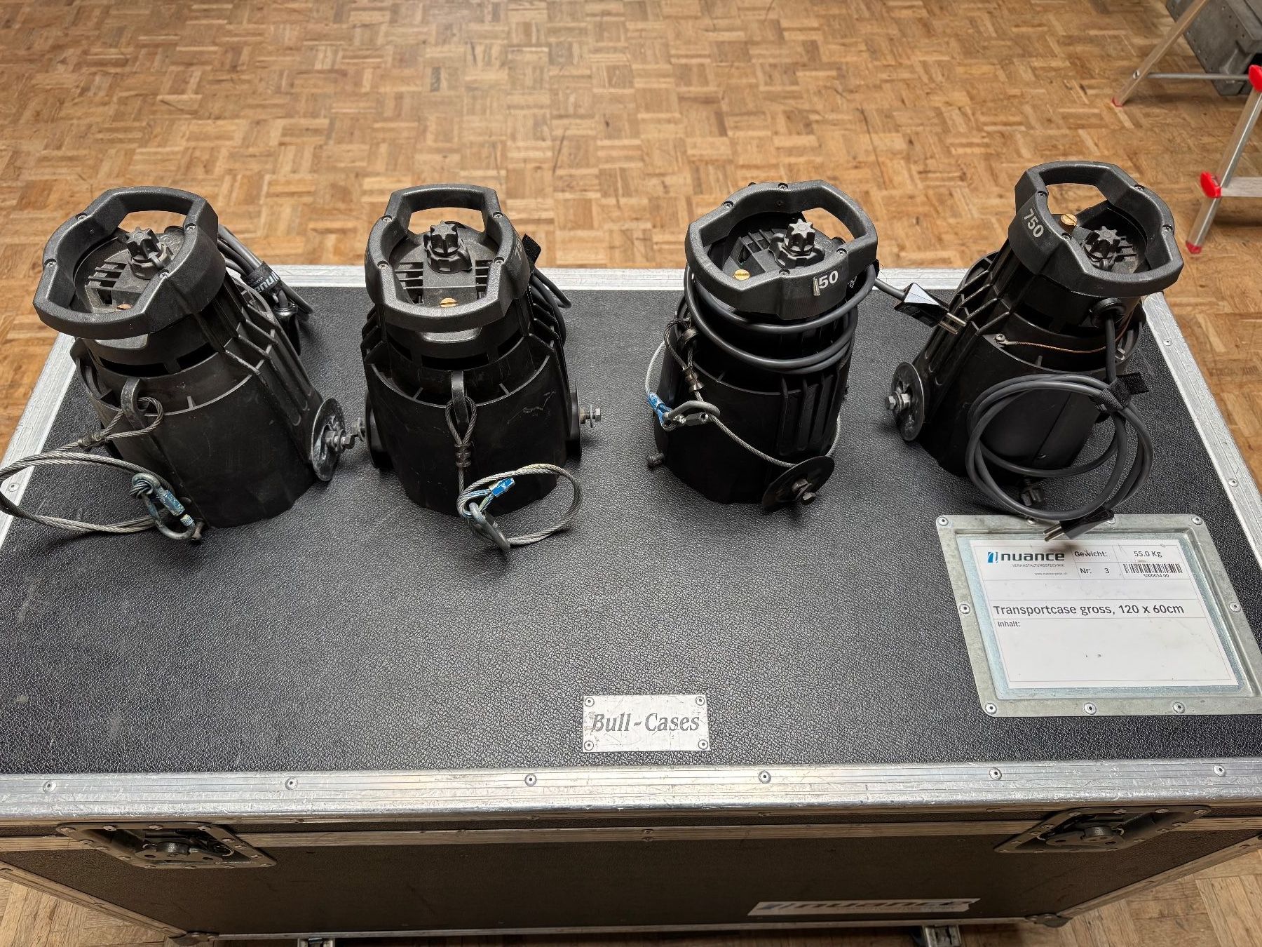 Lampade: 4x Halogen-Engine für ETC SourceFour Profiler – Usato da Urtenen-Schönbühl venduto da nuancegmbh
