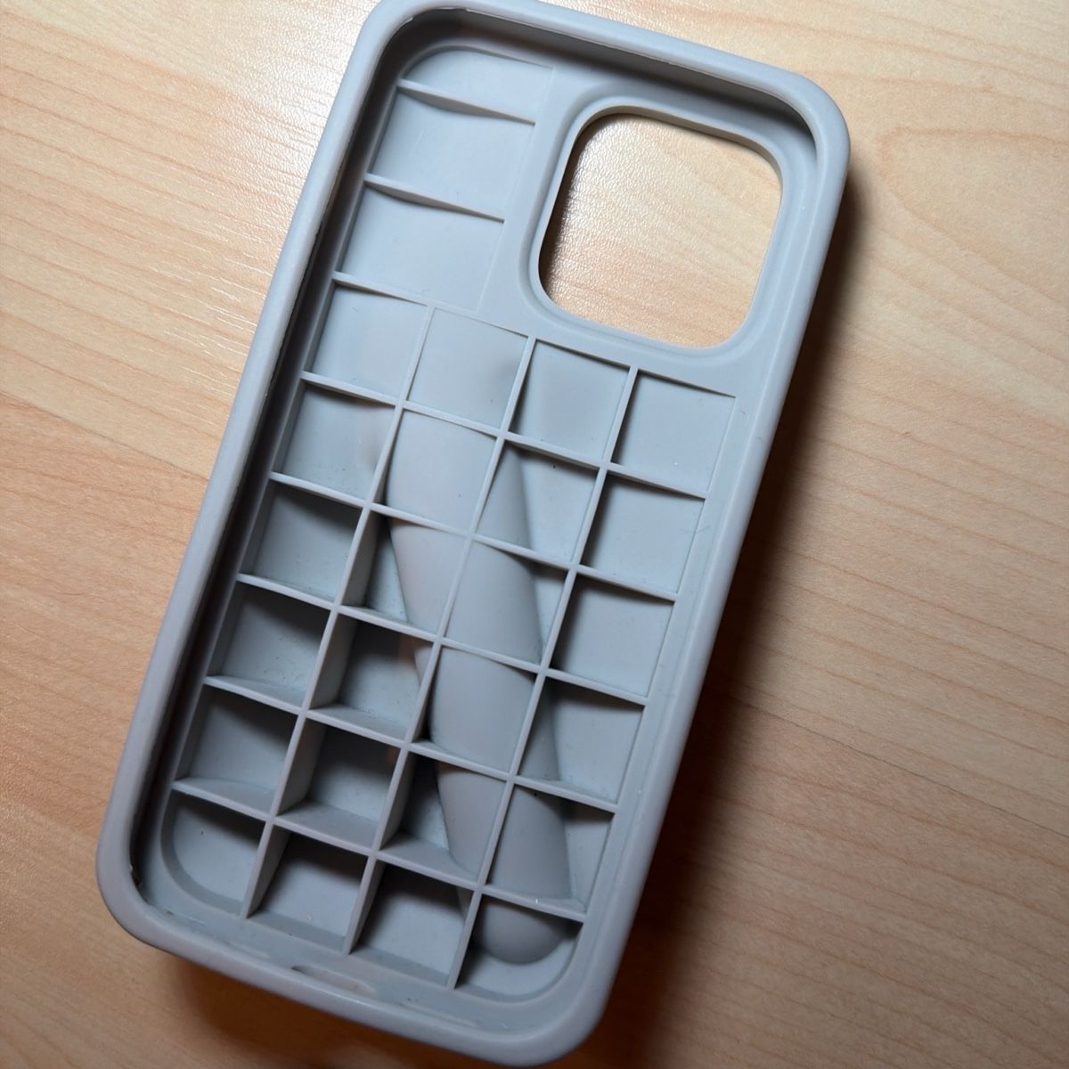 Rhode Covers & Schutzfolien: Rhode Lip Case for iPhone 13 Pro - Trendy & Protective! – Gebraucht aus St. Gallen von ber_82p9 2