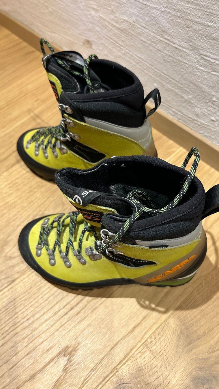Scarpa Scarpe da uomo: SCARPA W Mont Blanc Gore Tex Wanderschuh, Grösse 37,5 – Nuovo (secondo la descrizione) da Innertkirchen venduto da Urbachtal 1