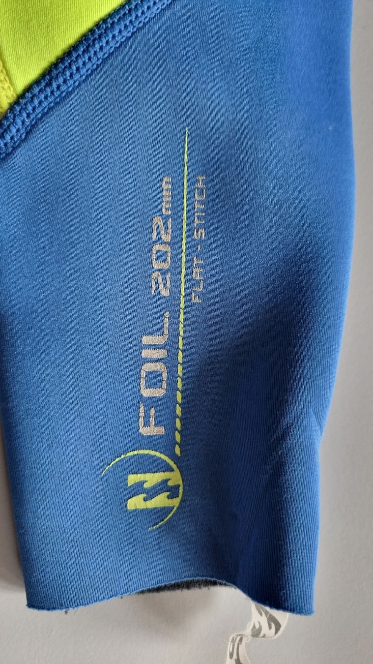 Completi: Billabong Neopren- Top , Grösse 16 / S – Usato da Tägertschi venduto da Fank111 1