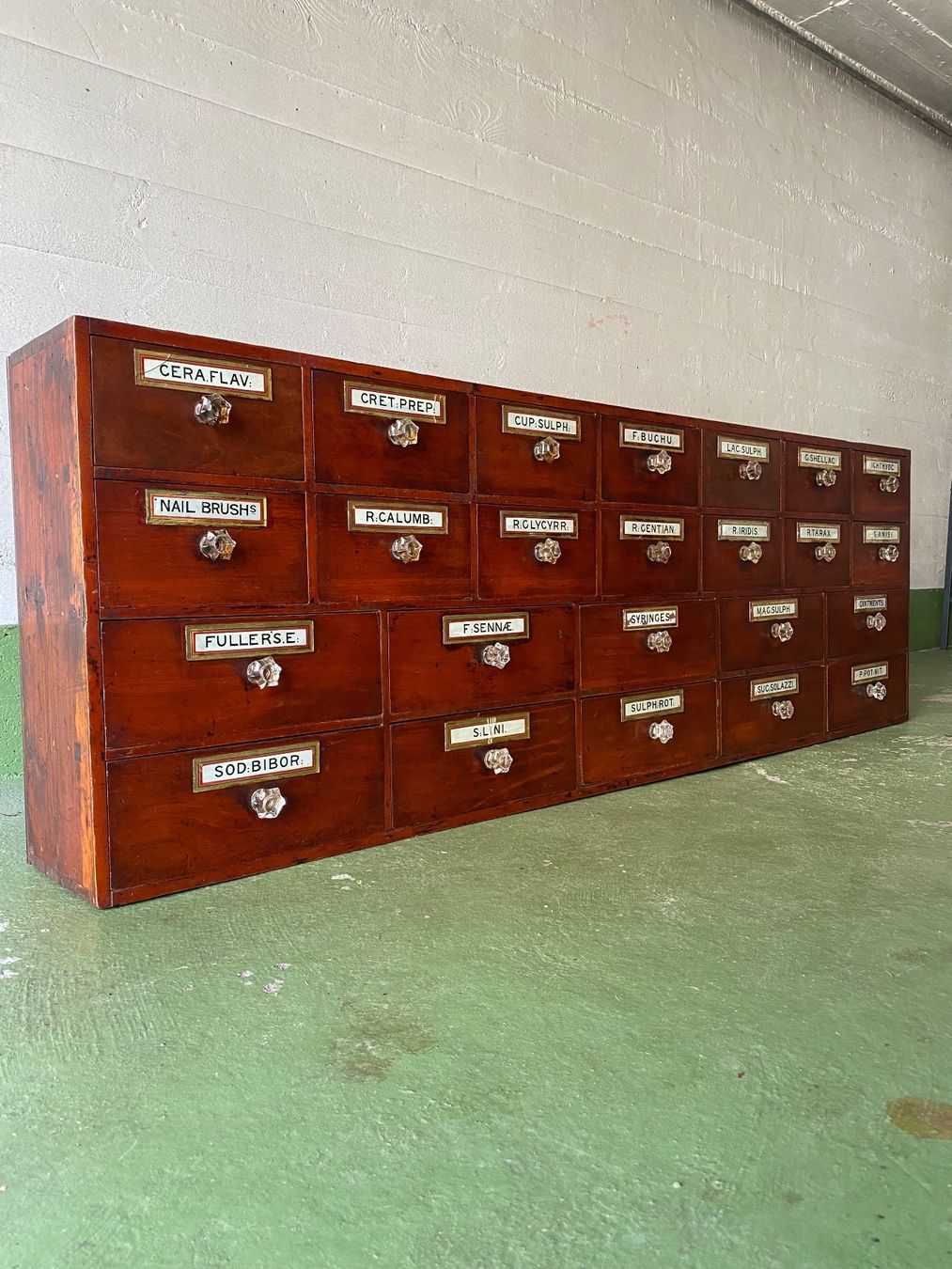 Regale: Londoner Apothekerschrank Sideboard – Gebraucht aus Zürich von wen_hq6t