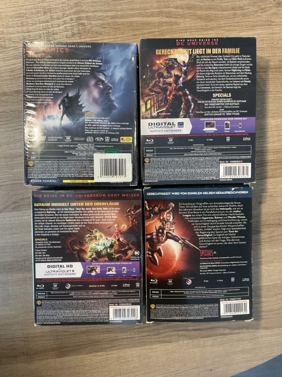 Tutti i DVDs: DC Universe Limited Edition Set BluRay – Usato da Hagendorn venduto da masterchieff 1