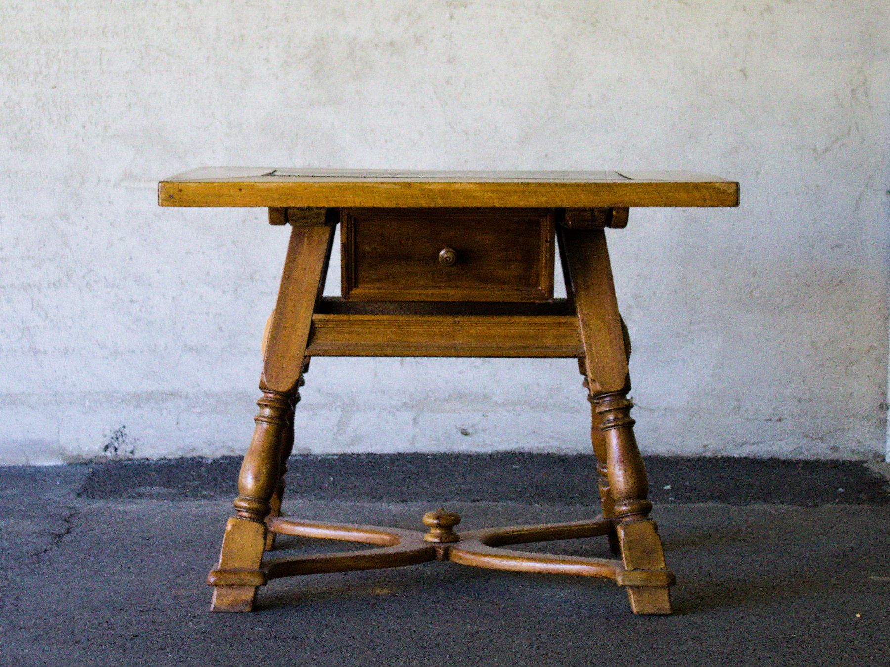 Tavoli: Table rustique – Usato da Les Mayens-de-Sion venduto da valbroc