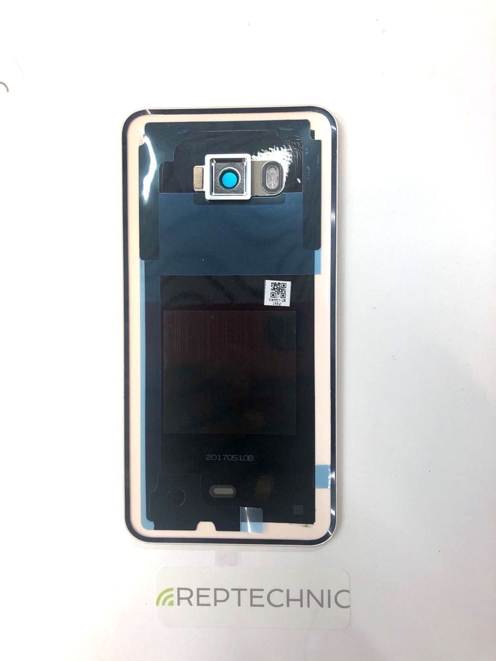 HTC Telefoni cellulari / Smartphones: HTC U11 Akkudeckel Weiss – Nuovo e nell'imballaggio originale da bern venduto da reptechnic 1