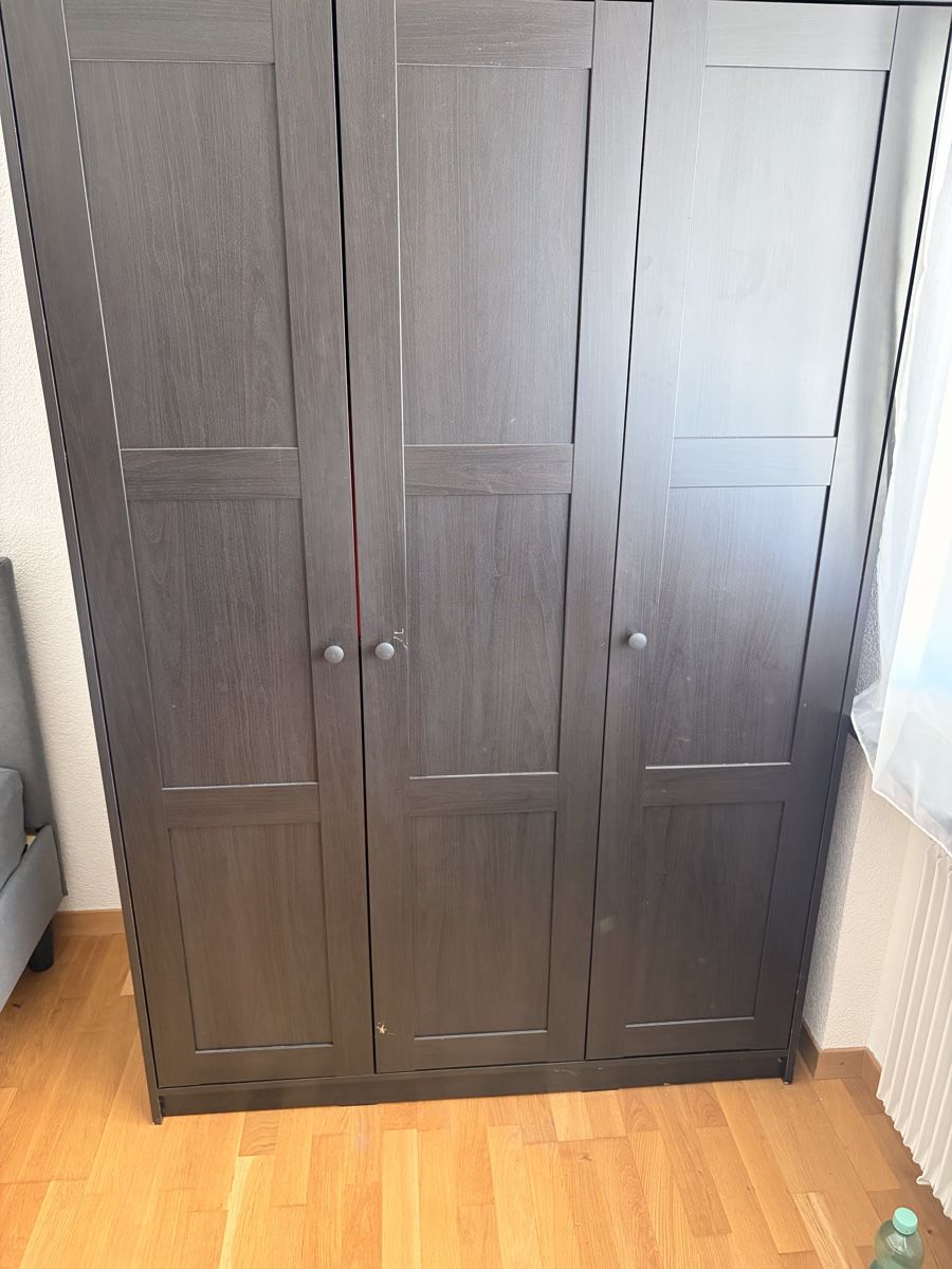 Schränke: Ikea Kleiderschrank  – Gebraucht aus Aarburg von jon_mw9q