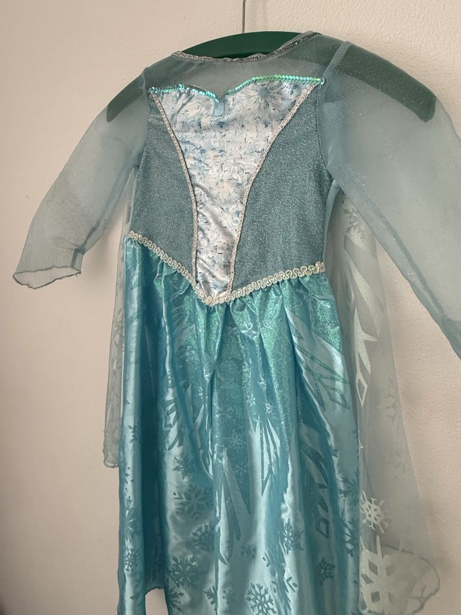 Costumi:  Elsa Kostüm disney – Usato da Chur venduto da Tsambiko 5