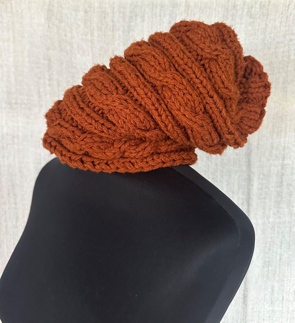 Hüte, Mützen & Caps: Rostbraune Strickmütze aus Baumwolle - Handmade – Gebraucht aus Muri AG von Shoshana5 1