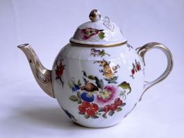 HEREND*MARKET GARDEN*HVNGARY*HANDPAINTED*TEEKANNE*VINTAGE*