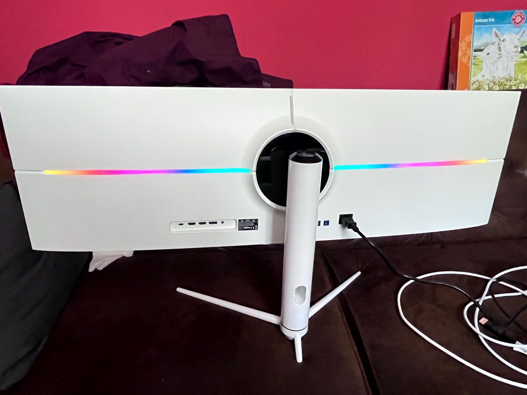 Ecrans: Écran PC plat LED 44" – D'occasion à Châbles FR par Forester4 2