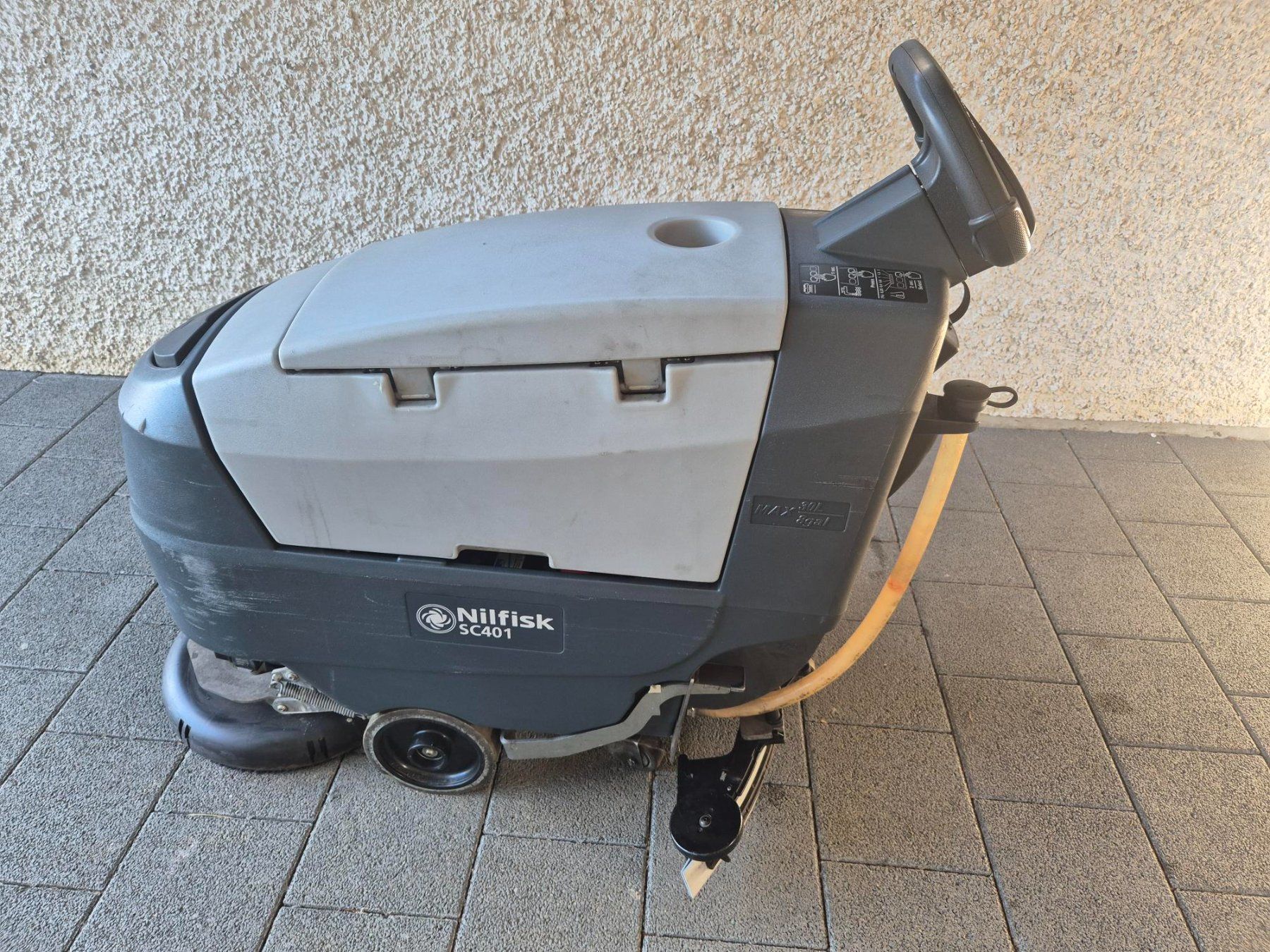 Nilfisk Alle Maschinen: Scheuermaschine Nilfisk Scrubber SC401 – Gebraucht aus St. Erhard von Marcel3546