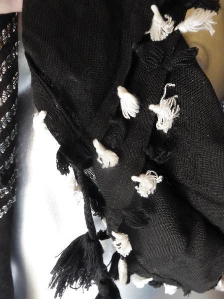 Foulard & Sciarpe: Schal, schwarz mit Silberstreifen – Nuovo (secondo la descrizione) da Pratteln venduto da sexty-nine-69 2
